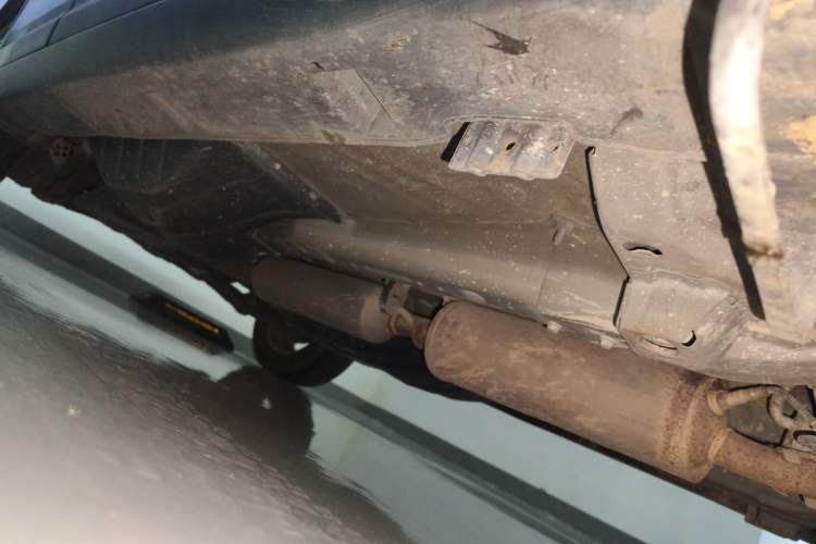 Used Dongfeng Aeolus AX7 2015 2.0L Automatic Zhiyi Trim Chassis Front Right
