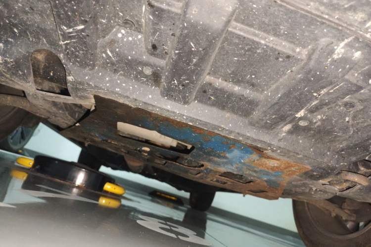 Used Dongfeng Aeolus AX7 2015 2.0L Automatic Zhiyi Trim Chassis Front