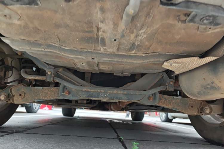 Used Dongfeng Aeolus AX7 2015 2.0L Manual Zhiyue Model Chassis Rear