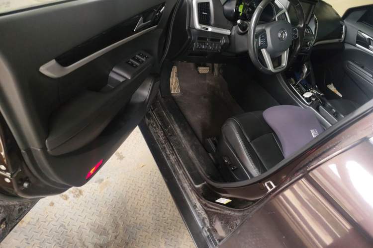Used Dongfeng Aeolus AX7 2015 2.3L Automatic ZhiZun Version Driver Seat
