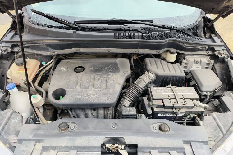 Used Dongfeng Aeolus AX7 2015 2.3L Automatic ZhiZun Version Engine Bay
