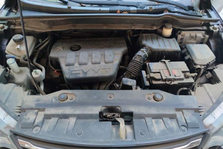 Used Dongfeng Aeolus AX7 2015 2.0L Automatic Zhiyue Version Engine Bay