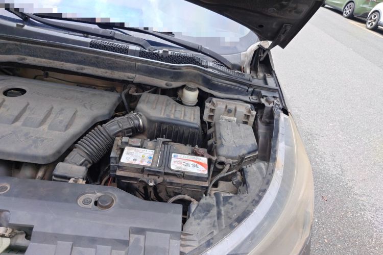 Used Dongfeng Aeolus AX7 2015 2.3L Automatic ZhiZun Version Engine Bay Left