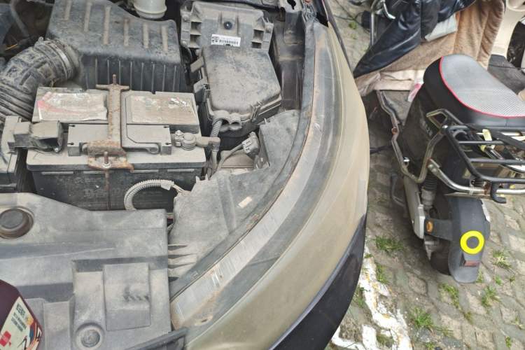 Used Dongfeng Aeolus AX7 2015 2.0L Manual Zhiyi Trim Engine Bay Left