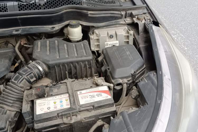 Used Dongfeng Aeolus AX7 2015 2.0L Automatic Zhiyi Trim Engine Bay Left