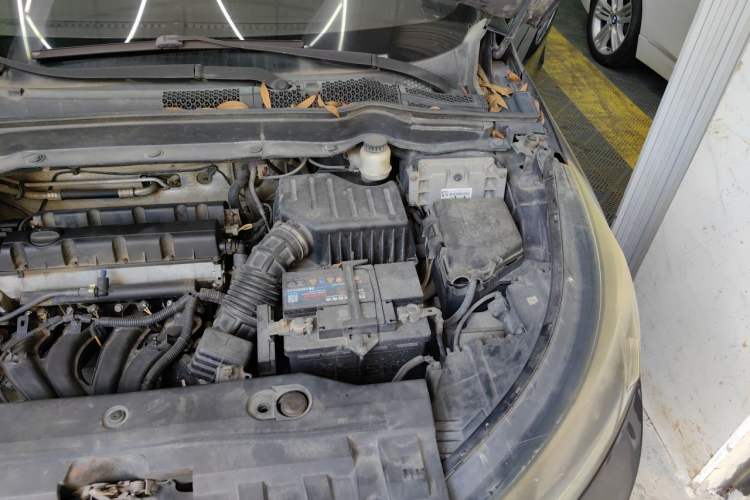 Used Dongfeng Aeolus AX7 2015 2.0L Automatic Zhiyi Trim Engine Bay Left
