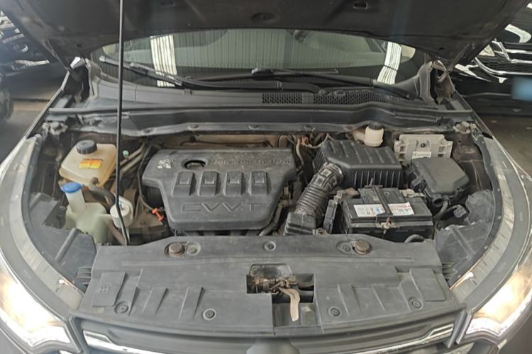 Used Dongfeng Aeolus AX7 2015 2.0L Manual Parade Edition Engine Bay