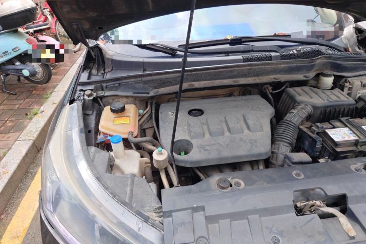 Used Dongfeng Aeolus AX7 2015 2.3L Automatic ZhiZun Version Engine Bay Right
