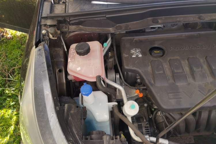 Used Dongfeng Aeolus AX7 2015 2.0L Automatic Zhiyi Trim Engine Bay Right