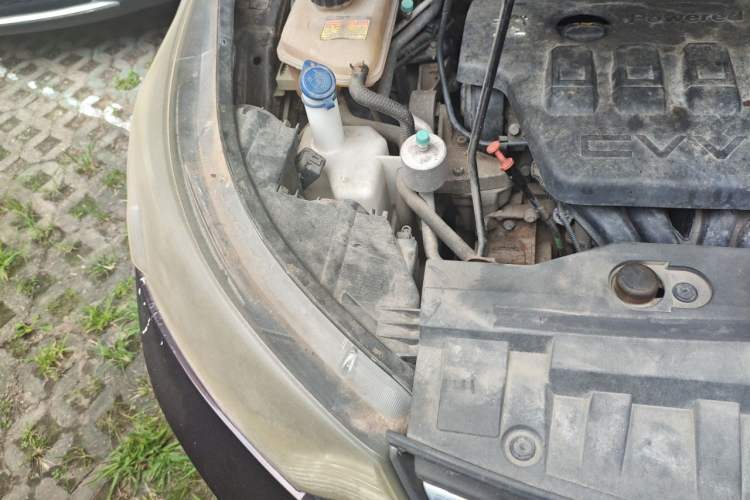 Used Dongfeng Aeolus AX7 2015 2.0L Manual Zhiyi Trim Engine Bay Right