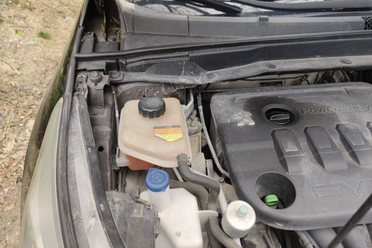 Used Dongfeng Aeolus AX7 2015 2.3L Automatic ZhiZun Version Engine Bay Right