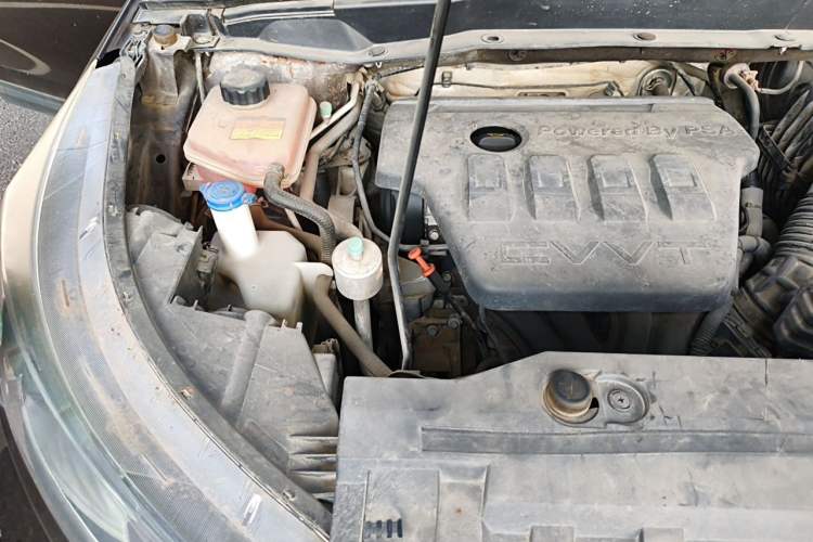 Used Dongfeng Aeolus AX7 2015 2.0L Manual Zhiyi Trim Engine Bay Right