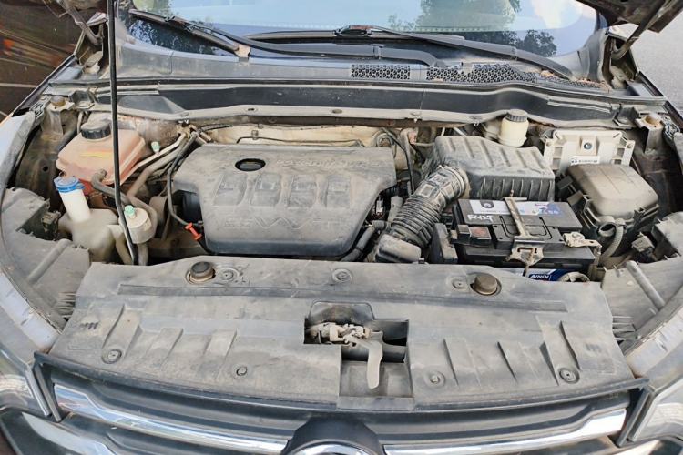 Used Dongfeng Aeolus AX7 2015 2.0L Manual Zhiyi Trim Engine Bay