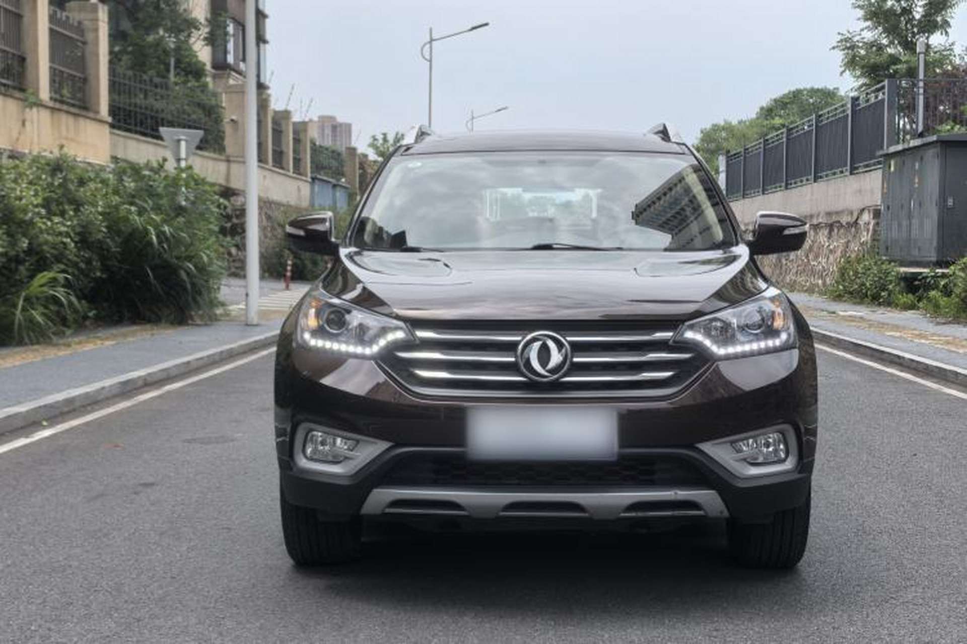 Used Dongfeng Aeolus AX7 2015 2.0L Manual Parade Edition Exterior 1