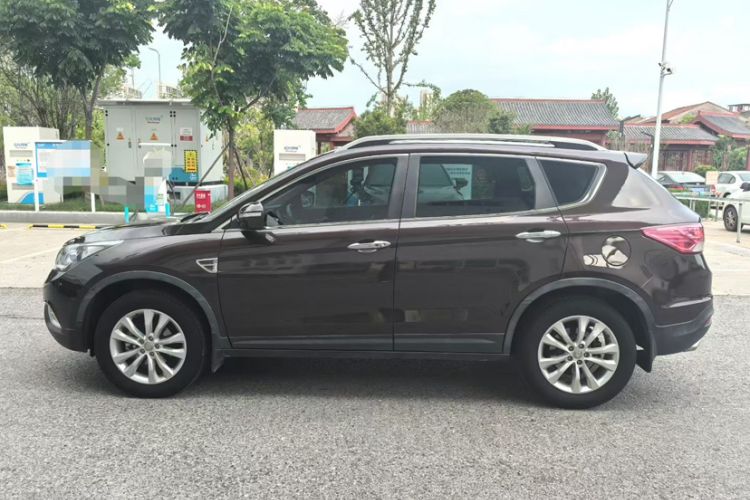 Used Dongfeng Aeolus AX7 2015 2.0L Automatic Zhiyi Trim Exterior 2