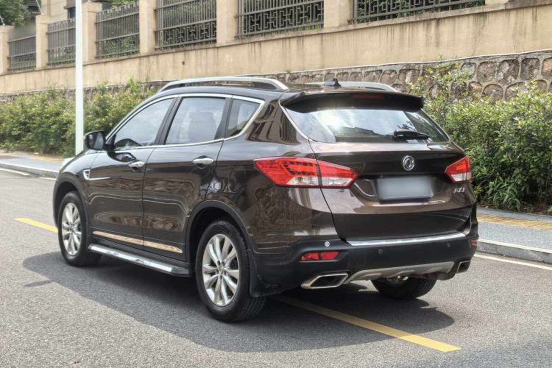 Used Dongfeng Aeolus AX7 2015 2.0L Manual Parade Edition Exterior 3