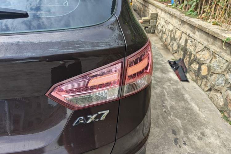 Used Dongfeng Aeolus AX7 2015 2.0L Automatic Zhiyi Trim Exterior 3