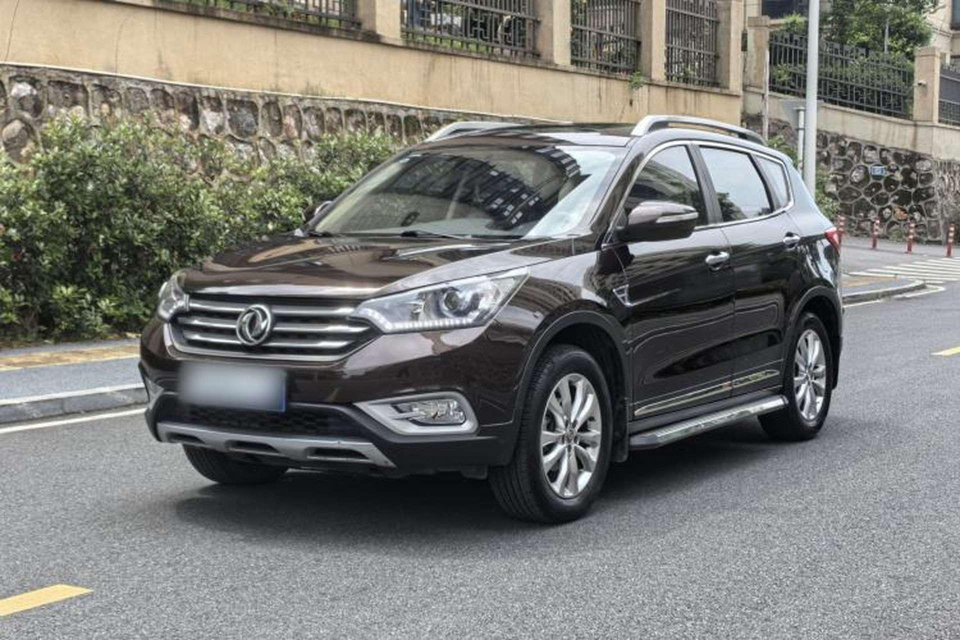 Used Dongfeng Aeolus AX7 2015 2.0L Manual Parade Edition Front Left 45 Deg