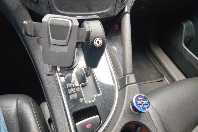 Used Dongfeng Aeolus AX7 2015 2.3L Automatic ZhiZun Version Gear Lever