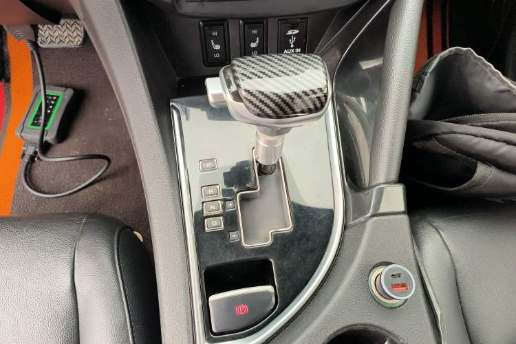 Used Dongfeng Aeolus AX7 2015 2.3L Automatic ZhiZun Version Gear Lever