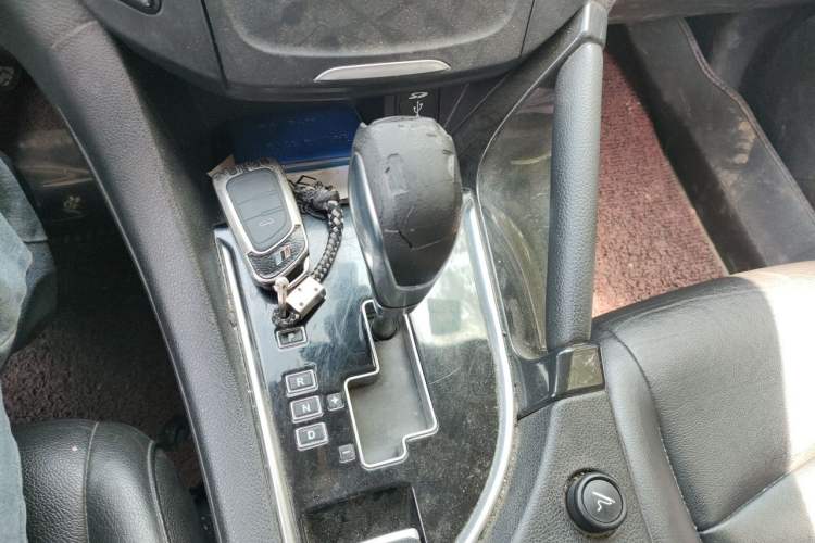 Used Dongfeng Aeolus AX7 2015 2.0L Automatic Zhiyi Trim Gear Lever