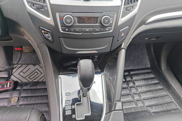 Used Dongfeng Aeolus AX7 2015 2.0L Automatic Zhiyi Trim Gear Lever