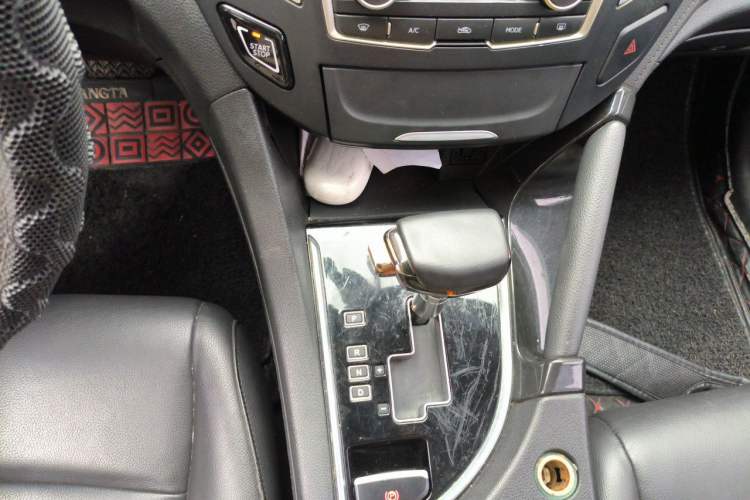 Used Dongfeng Aeolus AX7 2015 2.0L Automatic Zhiyi Trim Gear Lever