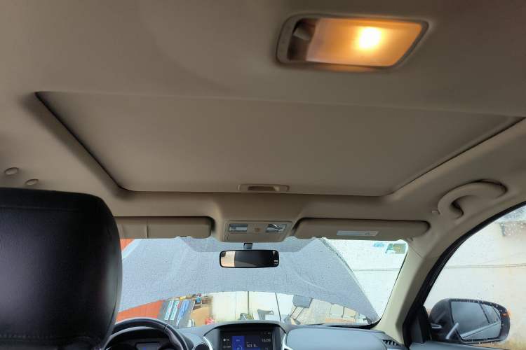 Used Dongfeng Aeolus AX7 2015 2.3L Automatic ZhiZun Version Headliner