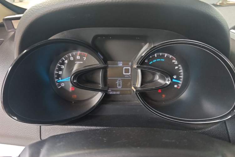 Used Dongfeng Aeolus AX7 2015 2.0L Automatic Zhiyi Trim Instrument Cluster