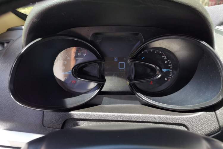 Used Dongfeng Aeolus AX7 2015 2.0L Automatic Zhiyi Trim Instrument Cluster