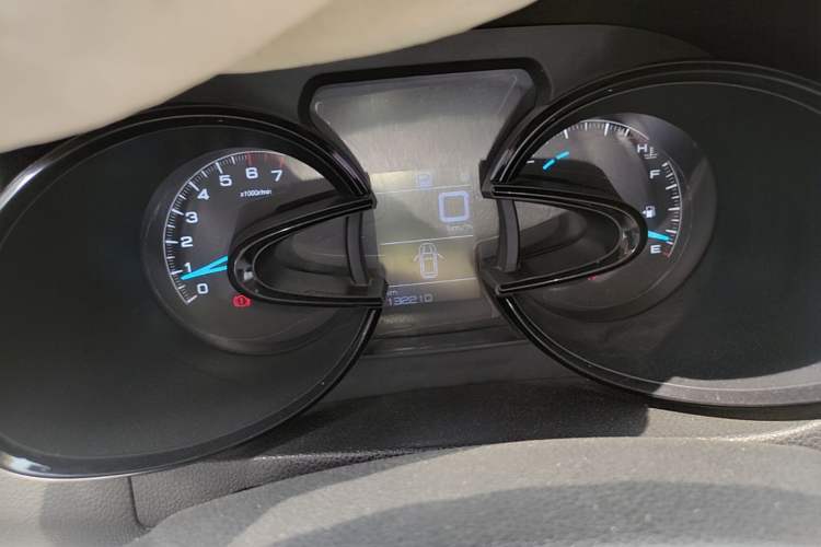 Used Dongfeng Aeolus AX7 2015 2.0L Automatic Zhiyi Trim Instrument Cluster