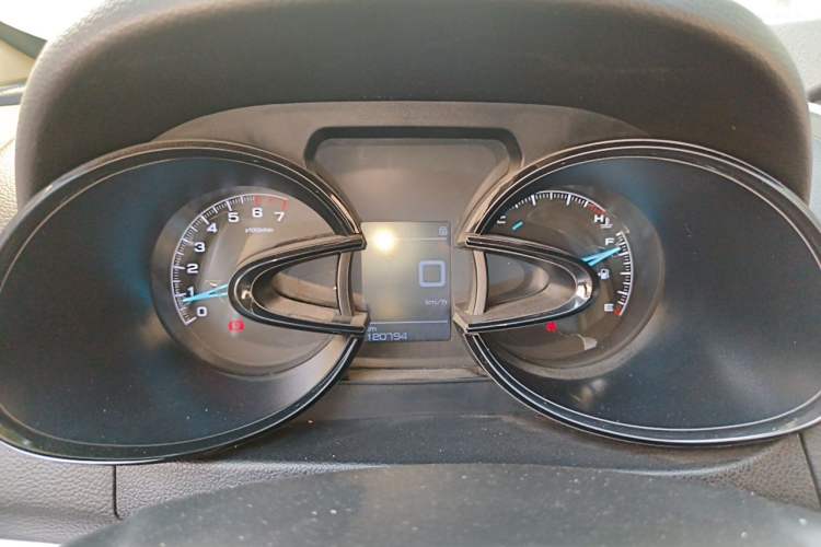 Used Dongfeng Aeolus AX7 2015 2.0L Manual Zhiyi Trim Instrument Cluster