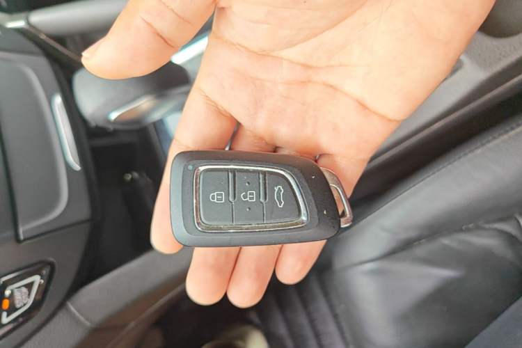 Used Dongfeng Aeolus AX7 2015 2.0L Automatic Zhiyi Trim Interior 1