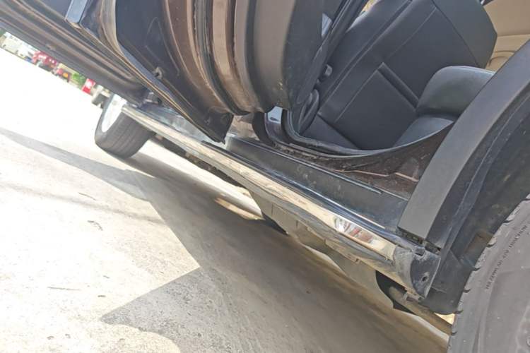 Used Dongfeng Aeolus AX7 2015 2.0L Automatic Zhiyi Trim Left Side Sill