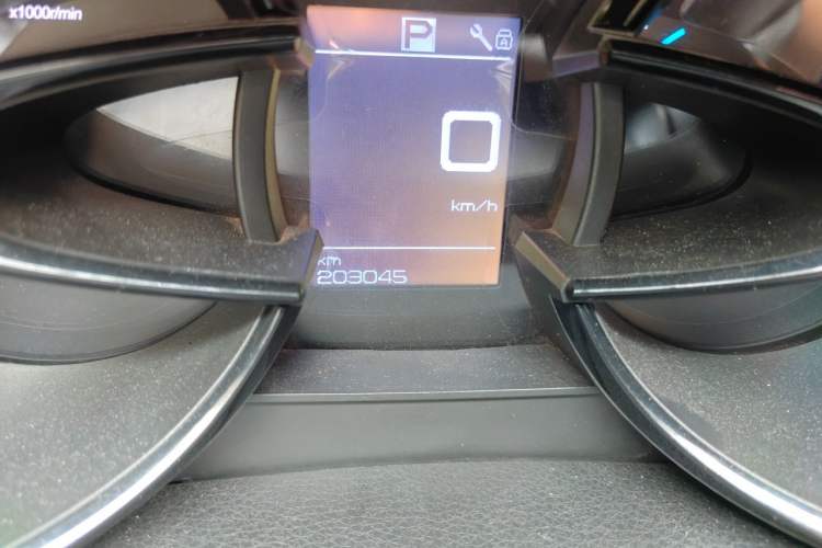 Used Dongfeng Aeolus AX7 2015 2.3L Automatic ZhiZun Version Odometer Close Up