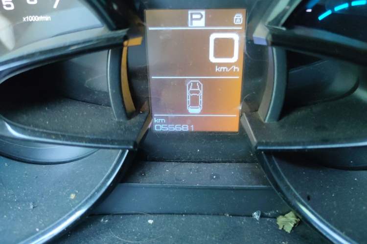 Used Dongfeng Aeolus AX7 2015 2.0L Automatic Zhiyue Version Odometer Close Up