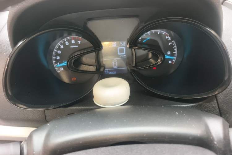 Used Dongfeng Aeolus AX7 2015 2.0L Automatic Zhiyi Trim Odometer Close Up