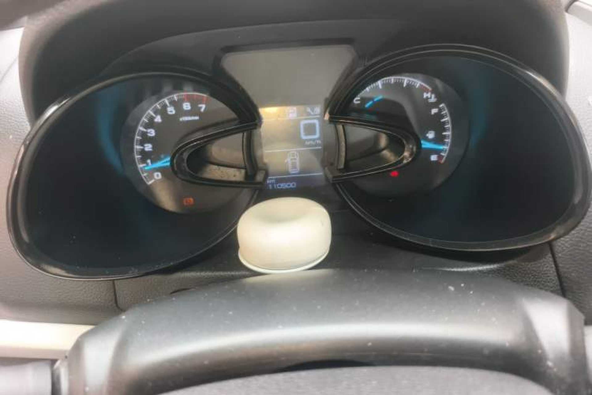 Used Dongfeng Aeolus AX7 2015 2.0L Automatic Zhiyi Trim Odometer Close Up