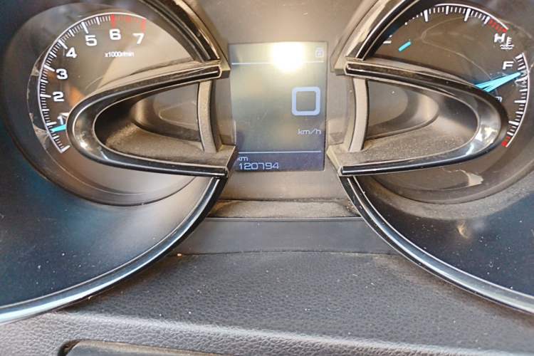 Used Dongfeng Aeolus AX7 2015 2.0L Manual Zhiyi Trim Odometer Close Up