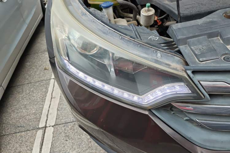 Used Dongfeng Aeolus AX7 2015 2.0L Manual Zhiyue Model Right Front Headlight