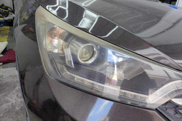 Used Dongfeng Aeolus AX7 2015 2.0L Automatic Zhiyi Trim Right Front Headlight