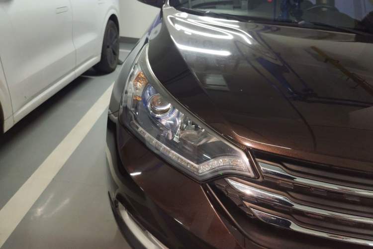 Used Dongfeng Aeolus AX7 2015 2.0L Automatic Zhiyi Trim Right Front Headlight