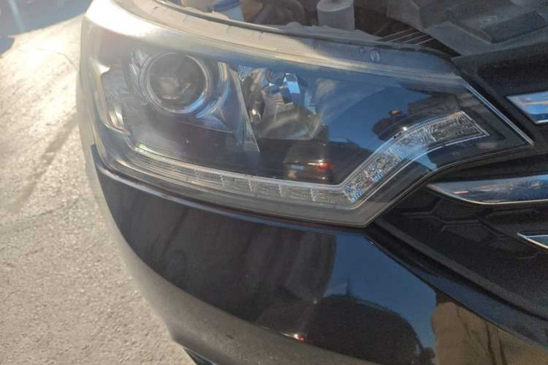 Used Dongfeng Aeolus AX7 2015 2.0L Manual Zhiyi Trim Right Front Headlight