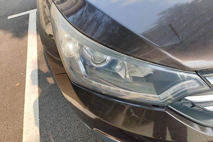 Used Dongfeng Aeolus AX7 2015 2.0L Manual Zhiyi Trim Right Front Headlight