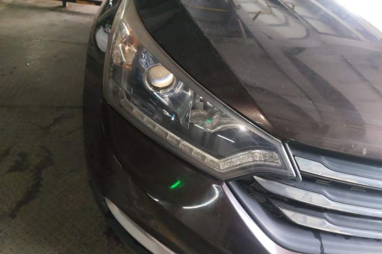 Used Dongfeng Aeolus AX7 2015 2.3L Automatic ZhiZun Version Right Front Headlight