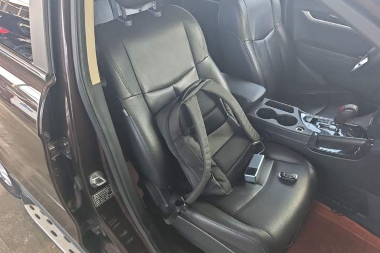 Used Dongfeng Aeolus AX7 2015 2.0L Automatic Zhiyi Trim Right Front Seat