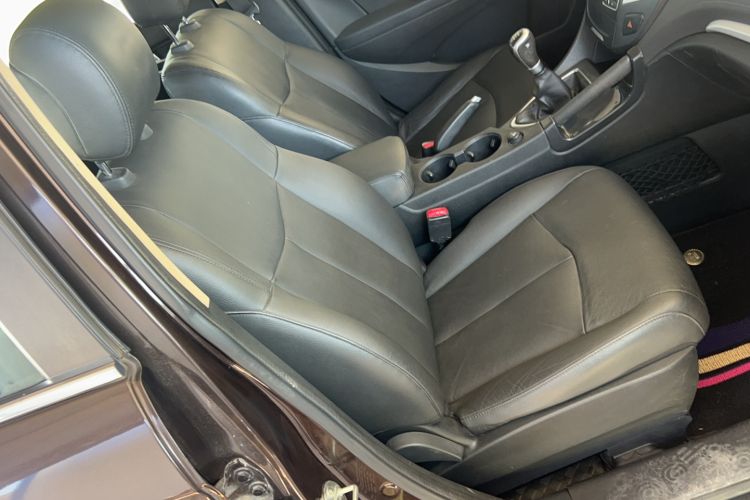 Used Dongfeng Aeolus AX7 2015 2.0L Manual Zhiyi Trim Right Front Seat