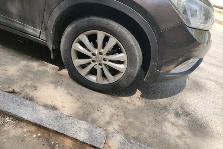 Used Dongfeng Aeolus AX7 2015 2.0L Automatic Zhiyi Trim Right Front Wheel Hub
