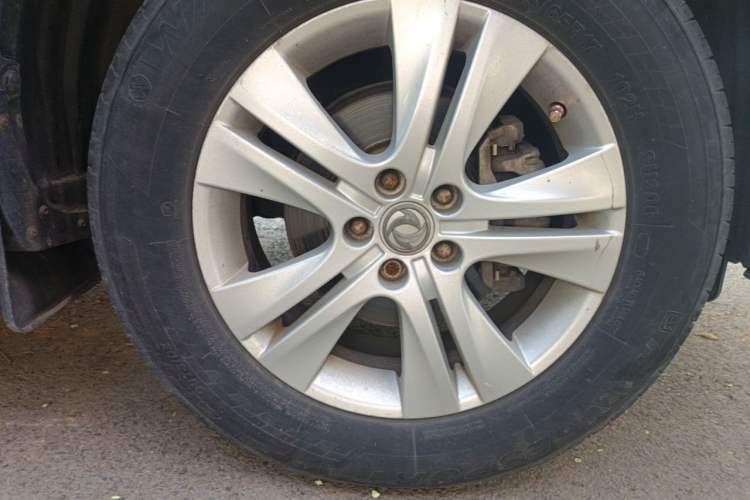 Used Dongfeng Aeolus AX7 2015 2.0L Manual Zhiyue Model Right Front Wheel Hub
