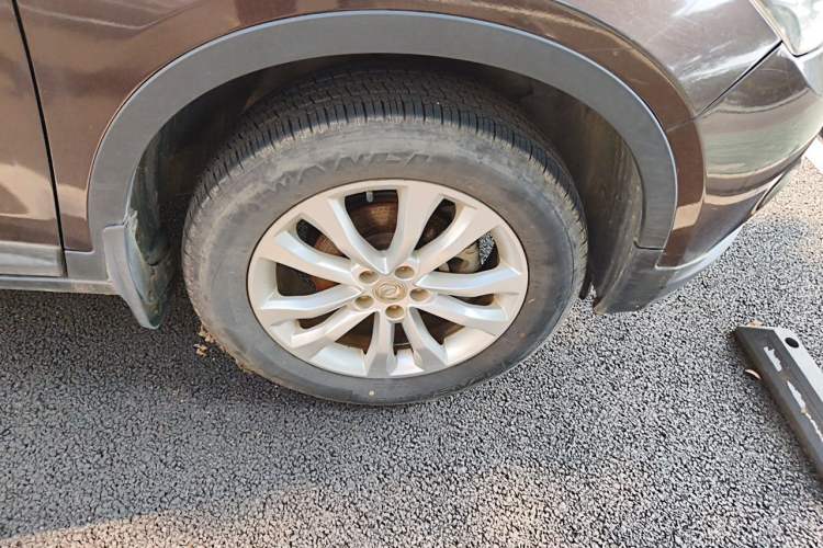 Used Dongfeng Aeolus AX7 2015 2.0L Manual Zhiyi Trim Right Front Wheel Hub
